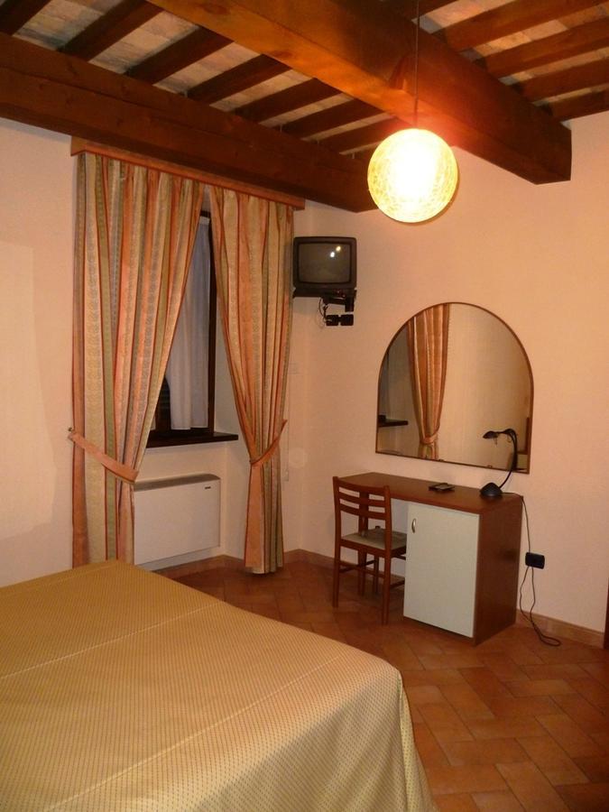 Hotel Santa Chiara SantʼAngelo in Vado Εξωτερικό φωτογραφία