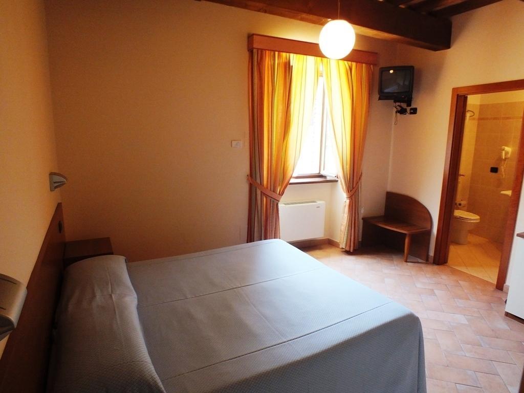Hotel Santa Chiara SantʼAngelo in Vado Δωμάτιο φωτογραφία